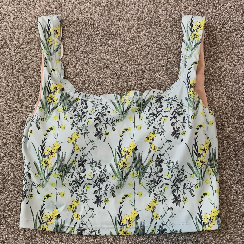 Kortni jeane scalloped top